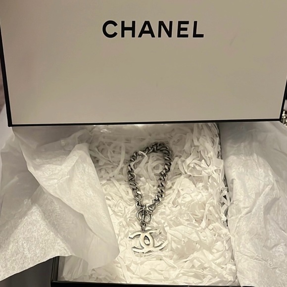 Chanel Silver Chain Bracelet - Picture 4 of 7